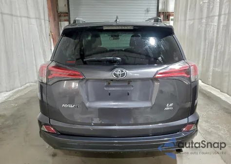 2017 Toyota Rav4 Le z USA, uszkodzony, nr VIN JTMBFREV5HJ713725